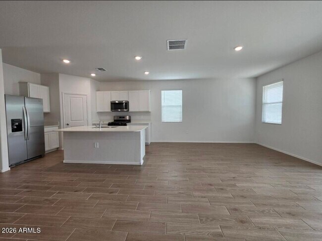 Building Photo - 18399 W Buckskin Trl