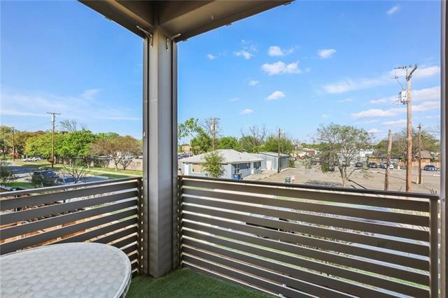 Building Photo - 1911 Summit Ave