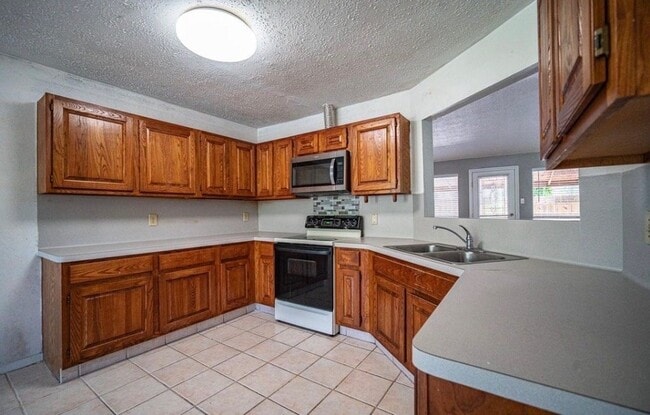 Building Photo - 6606 Felgate Creek Ct