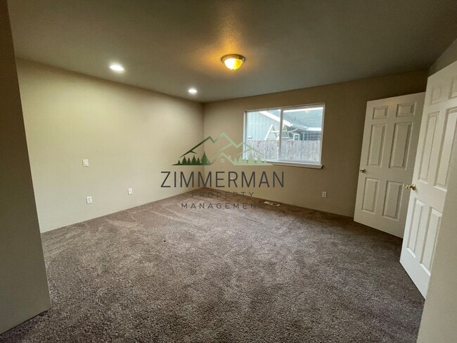 Building Photo - Cute 3-bedroom Home In Springfield