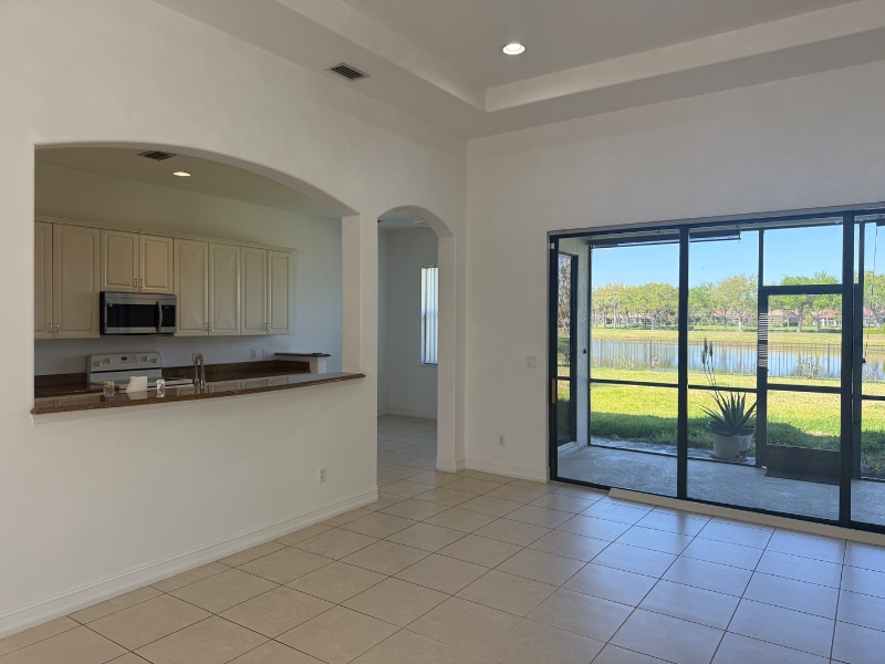 Building Photo - 10250 Templeton Ln