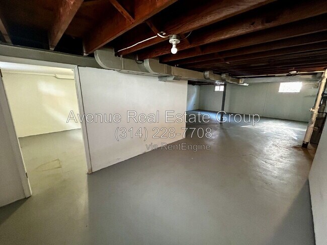 Building Photo - 242 Emerling Dr