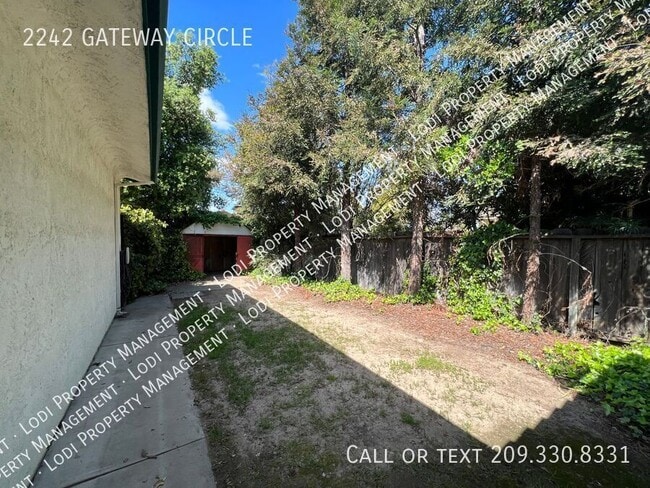 Building Photo - 2242 Gateway Cir
