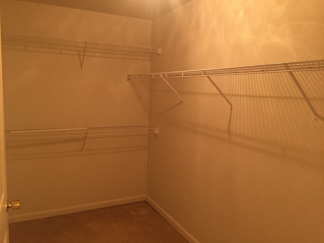 Building Photo - 2BR/ 2BA 1 Car Garage Condo in West Knox -...