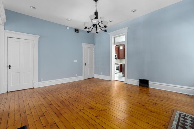 Building Photo - 281 Reinhard Ave