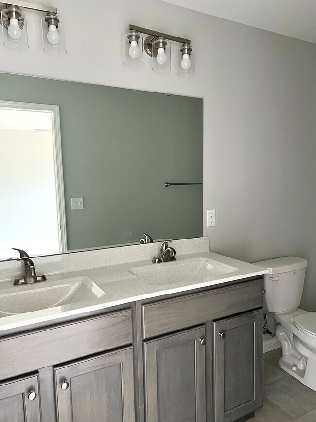 Building Photo - Spacious 3 bed 2 bath in Labadie, MO