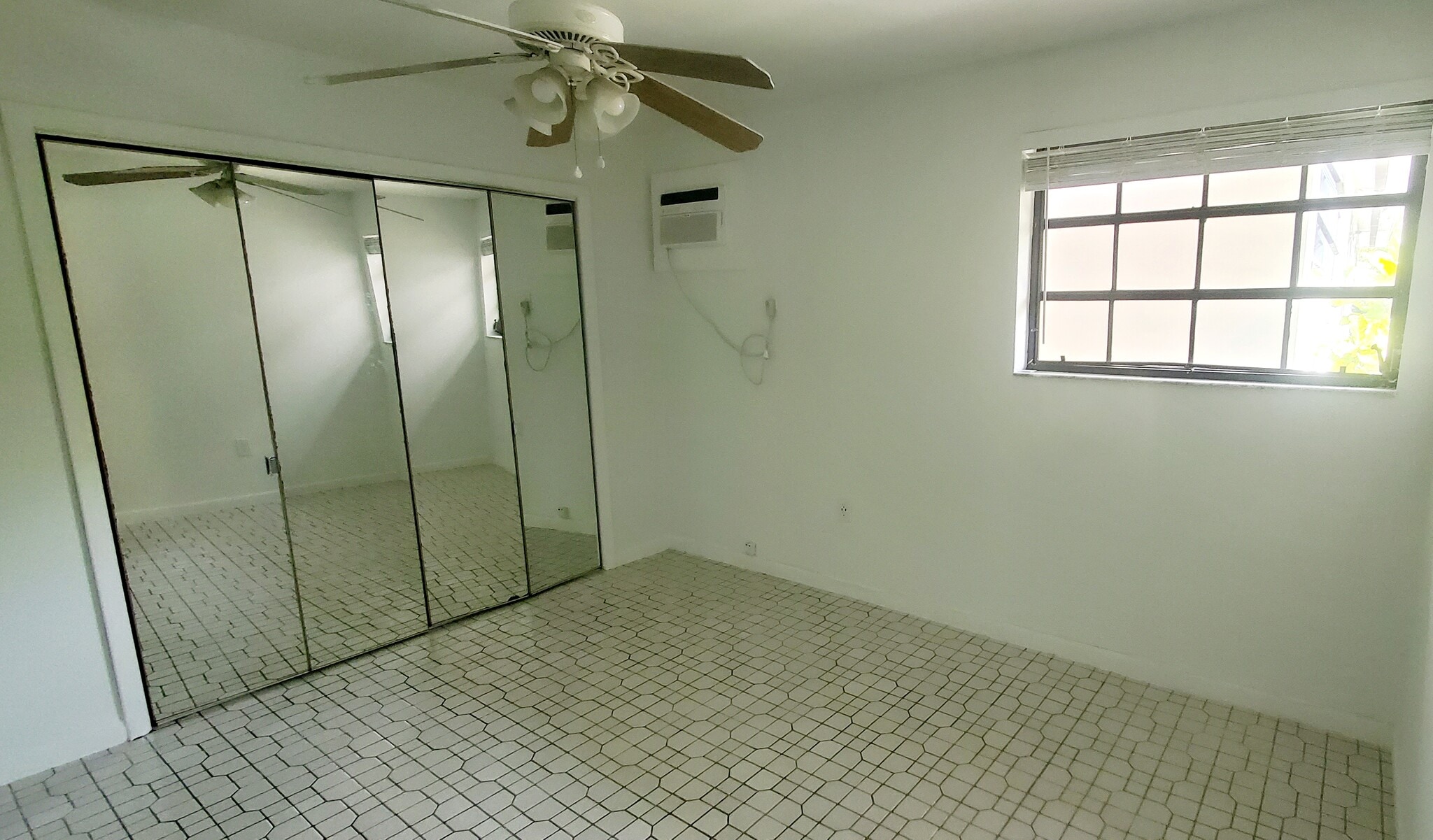 Building Photo - 840 Tangier St