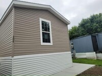 Building Photo - 304 Oak Ln