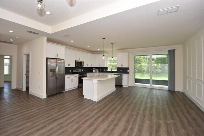 Building Photo - 100 White Hall Dr