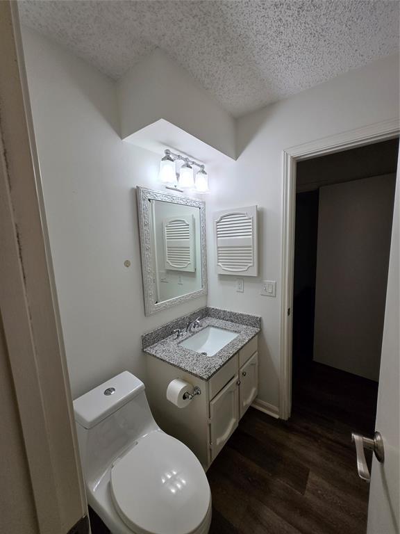 Building Photo - 5006 Birchmont Dr