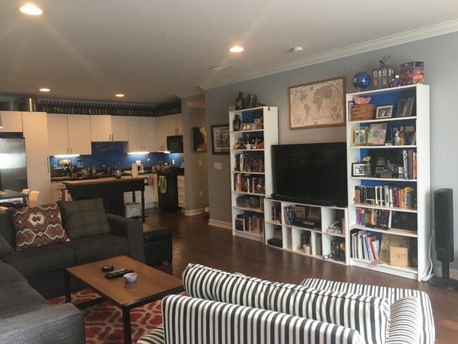 Livingroom4 - 1480 Broadway St