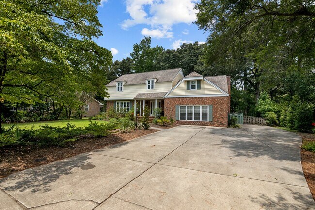 Building Photo - 327 Plantation Dr