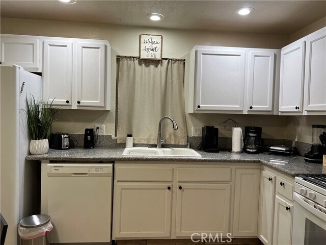 Building Photo - 22903 Waters