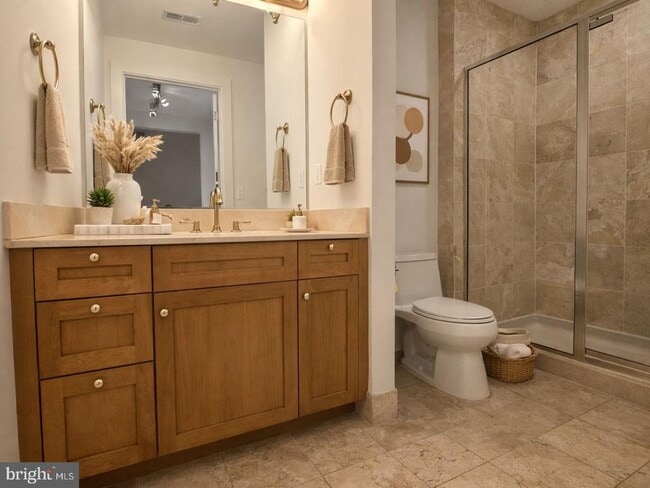 Building Photo - 2328 Champlain St NW