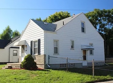 Building Photo - 14999 Lincoln Ave