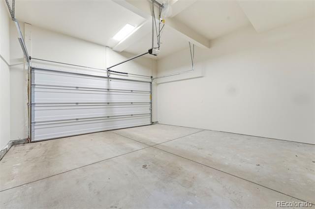 Building Photo - 824 E Moreno Ave