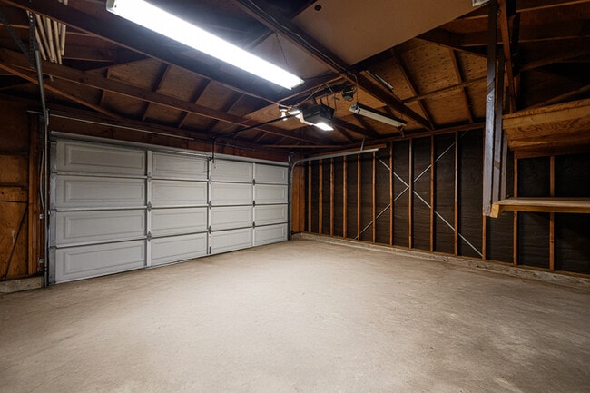 Building Photo - Spacious 4BR 2BA Home in Prime Glendora