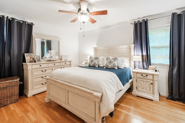 Building Photo - 3 Bed 2.5 Bath in Overland Park Nall Hills