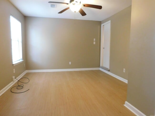Building Photo - 12721 Valleywood Dr