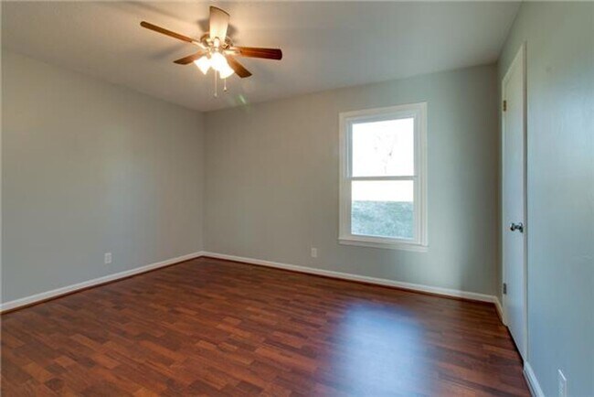 Building Photo - For Rent – Spacious 4 Bedroom Home Near Fo...