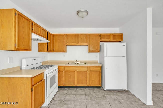 Building Photo - 12335 Tierra Baja Way