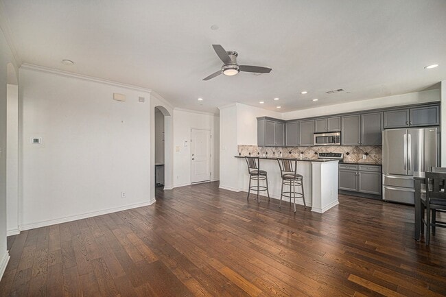 Building Photo - Downtown Fort Worth Condo with Office!