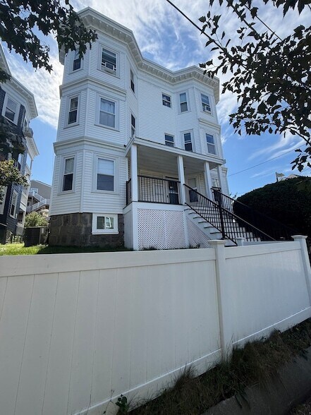 Building Photo - 29 Rosemont St