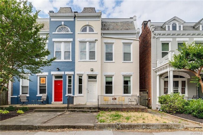 Primary Photo - 1717 Hanover Ave