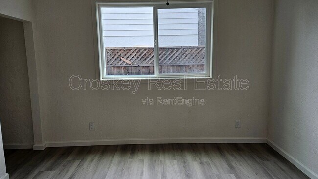 Building Photo - 1346 Redwood St
