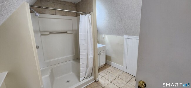 Building Photo - 214 Blohm St