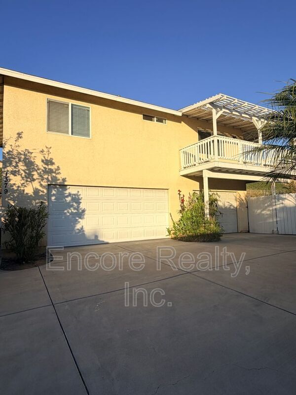 Building Photo - 1379 Monserate Ave