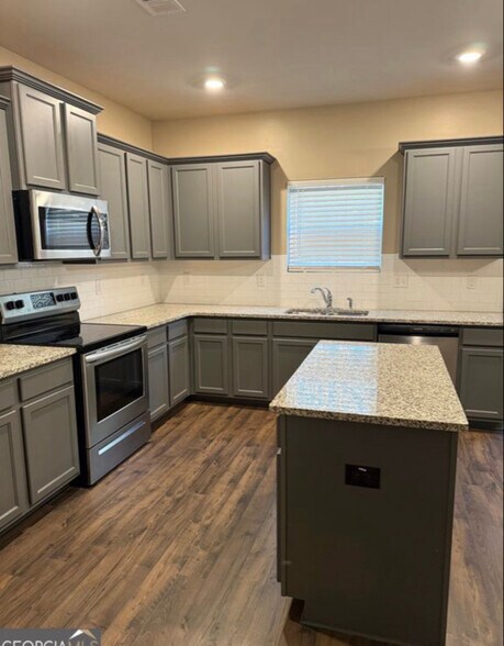 Building Photo - 7000 Waterwheel Way