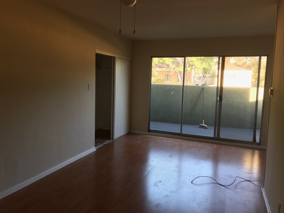 Building Photo - 471 S Fairfax Ave