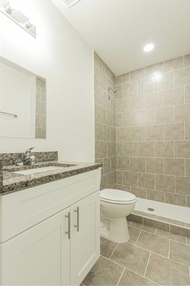 Building Photo - 255 Christine St NW