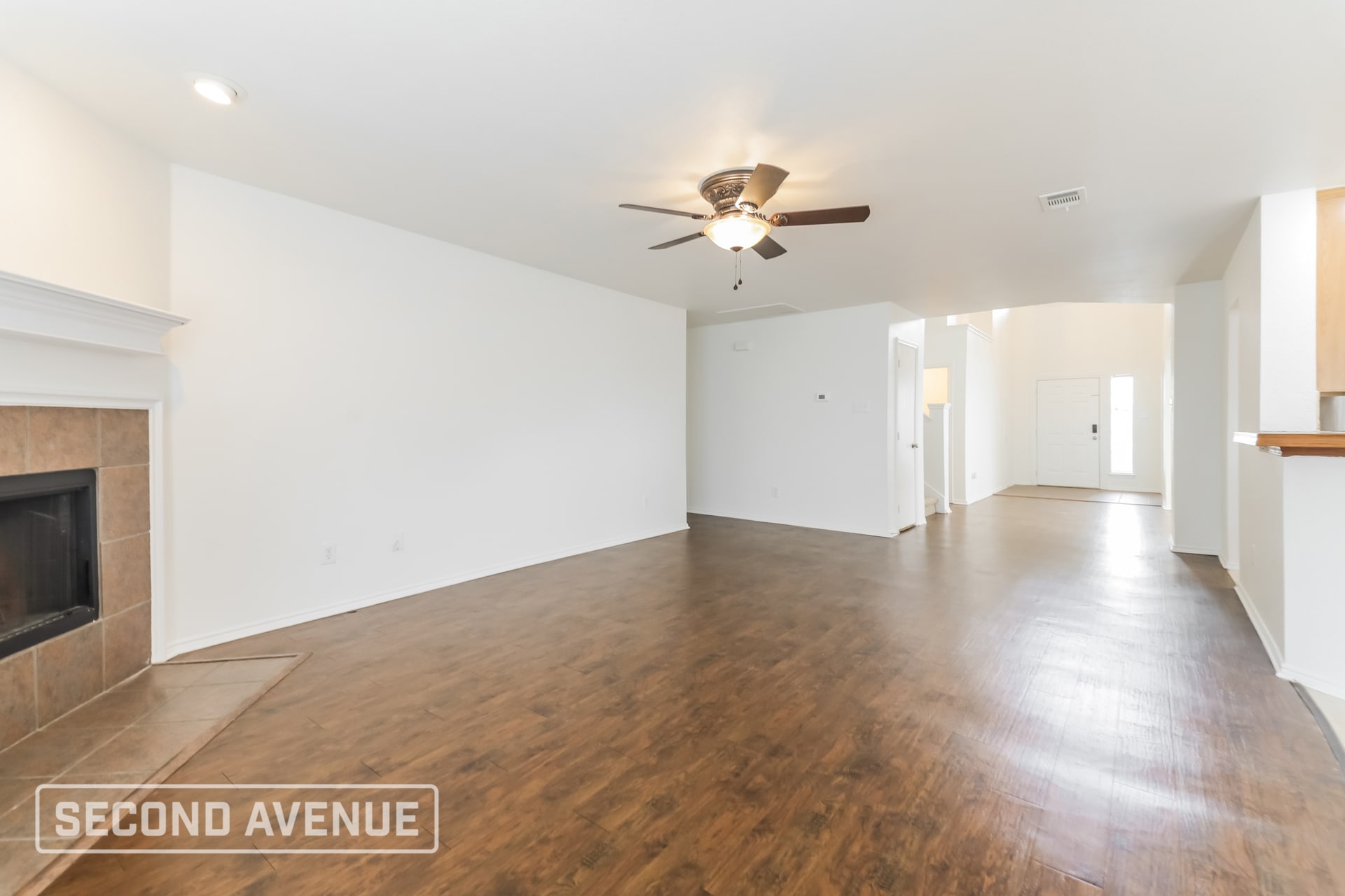 Building Photo - 925 Warbler Ln