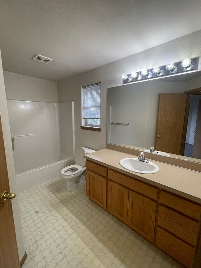 Building Photo - Move In Special! Enjoy $500.00 Off Your First Months Rent On This Freshly Updated Two Bedroom Pet...