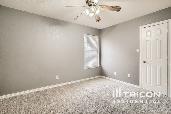 Building Photo - 3804 Cross Country Trail