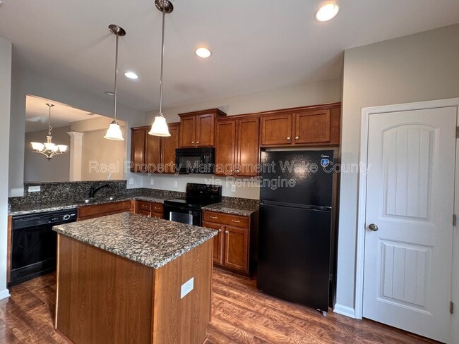 Building Photo - 330 Carthage Ct