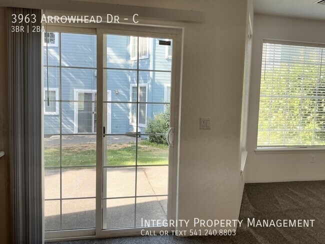 Building Photo - 3963 Arrowhead Dr