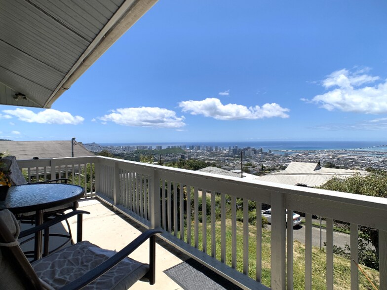 Building Photo - 1074 Lanui Pl