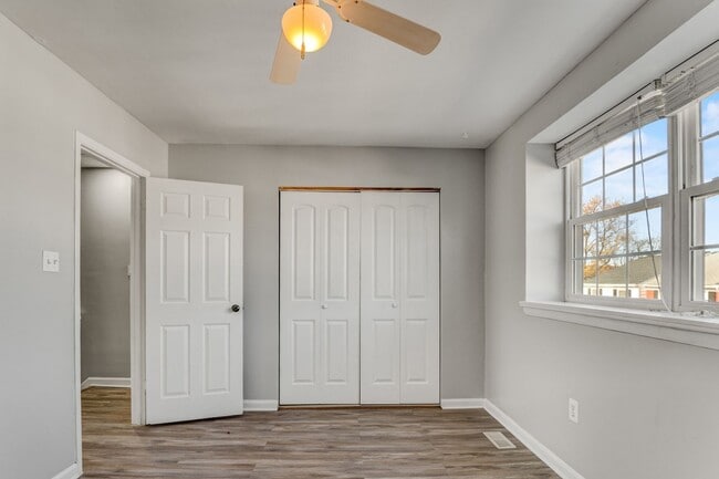 Building Photo - Charming 2BR Condo in Glen Burnie