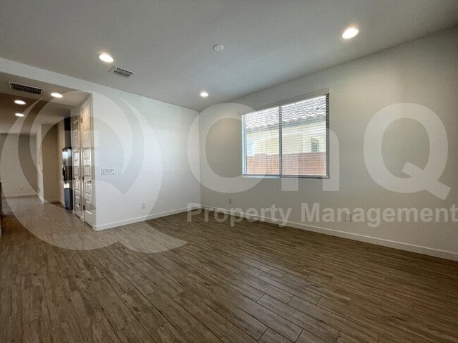 Building Photo - 5945 N 89th Dr