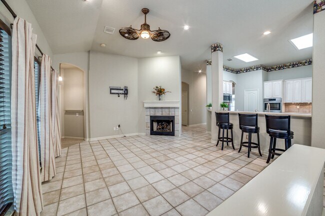 Building Photo - BEAUTIFUL SINGLE-STORY 3-BEDROOM HOME IN S...