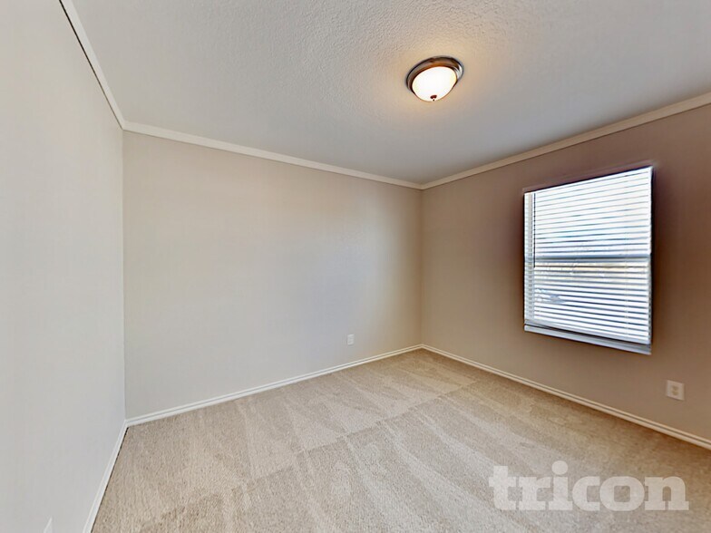 Building Photo - 9722 Amber Cove