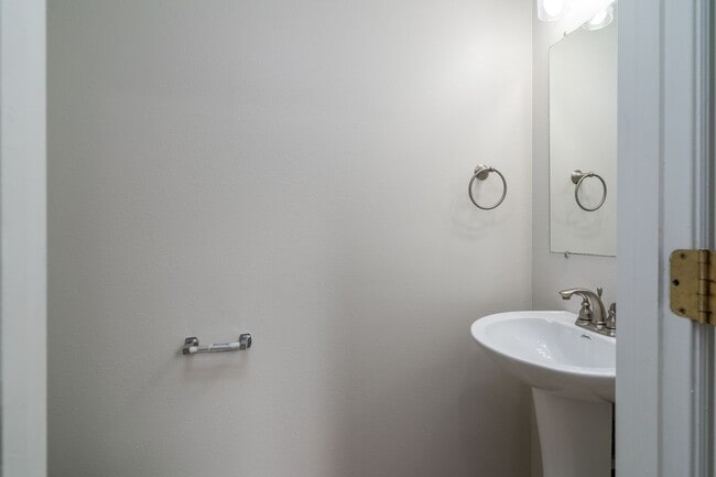 Building Photo - Recently Updated Single Family Home Available