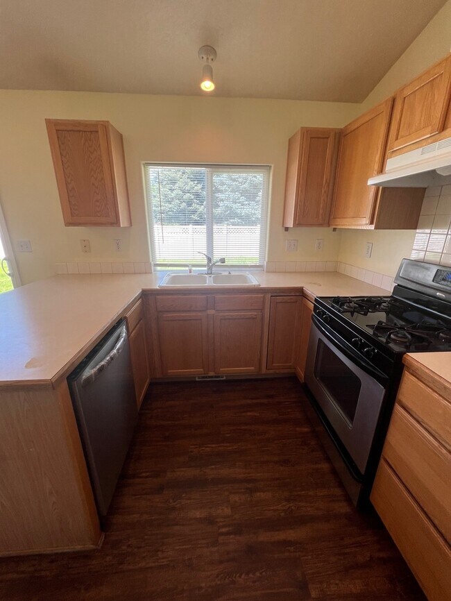 Building Photo - 3 Bed 2 Bath House in Nampa!