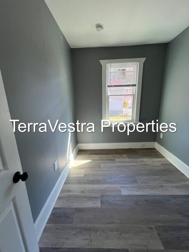 Building Photo - 4 Bedroom Single Family in Pennsville! Eligible for $500 Security Deposit.