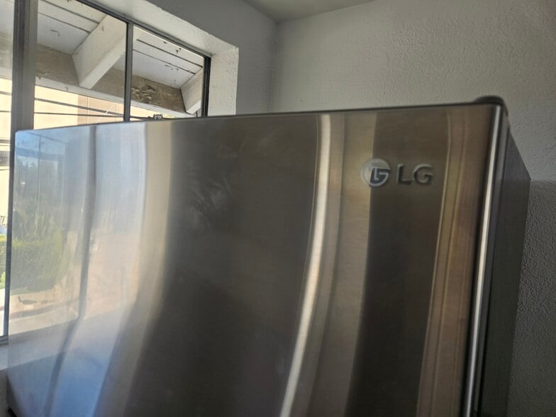 Building Photo - 5159 Clinton St