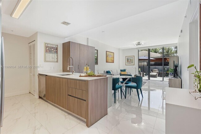 Building Photo - 201 SW 17th Rd