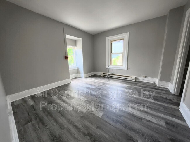 Building Photo - 1301 Washington St